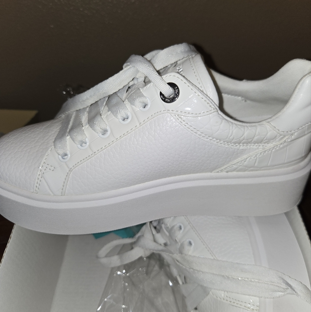 Micheal KORS NWT Women's White Sneakers